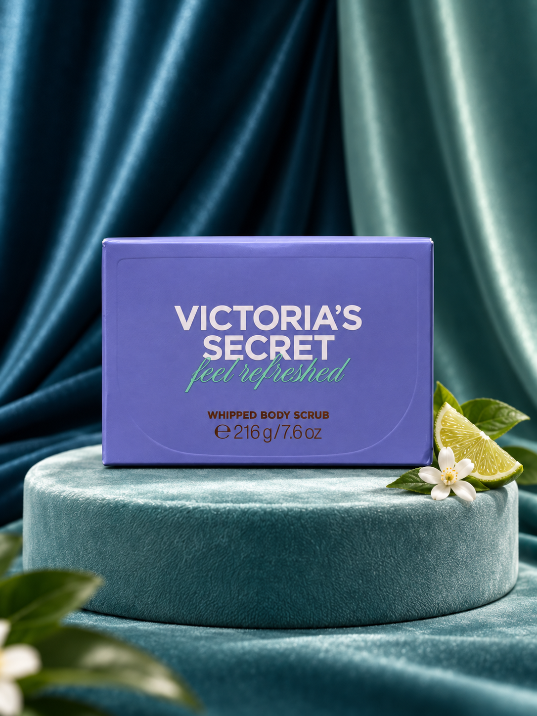 Exfoliante corporal V'S Feel Refreshed en caja violeta