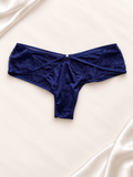 Panti V'S Azul marino con encaje y tiras cruzadas, vista frontal
