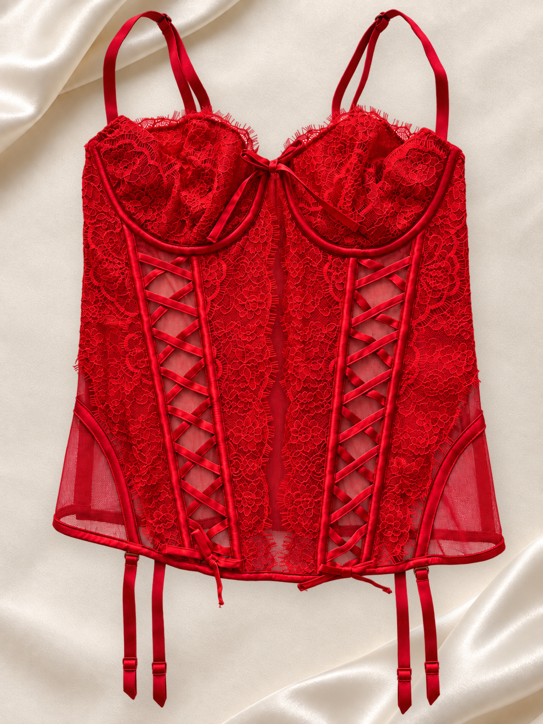 Corset V'S Rojo de Encaje con Cordón y Portaligas, vista frontal sobre fondo marfil
