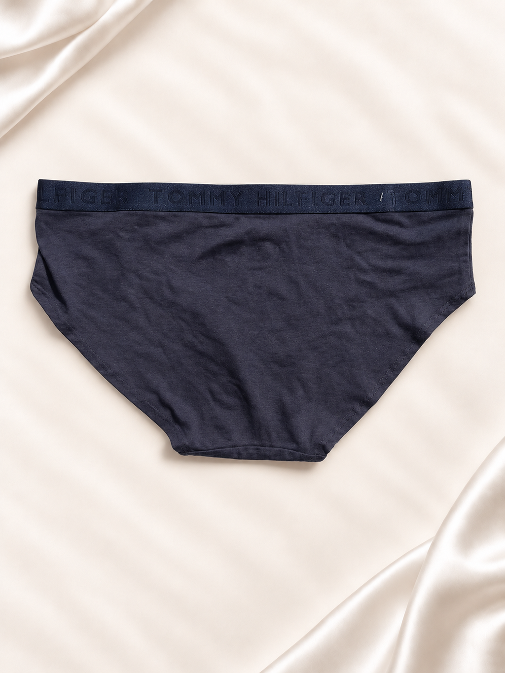 Dorso de Panti Tommy Hilfiger azul marino de corte clásico
