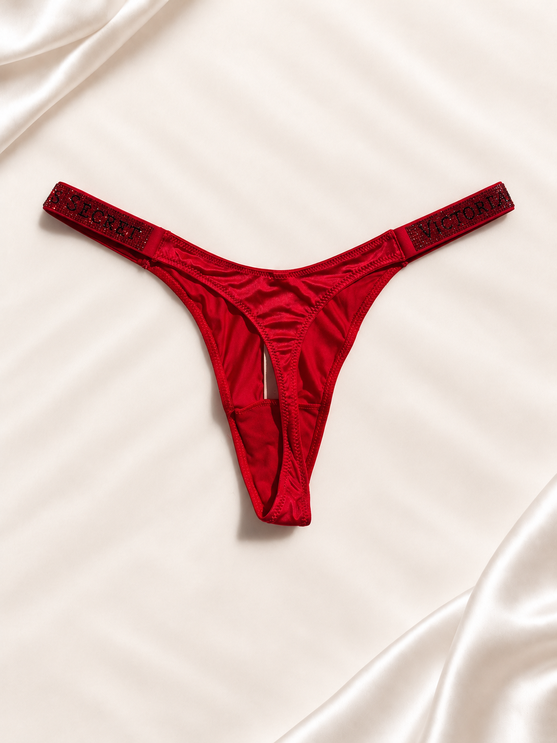 Dorso de Panti V'S rojo satinado con tiras finas
