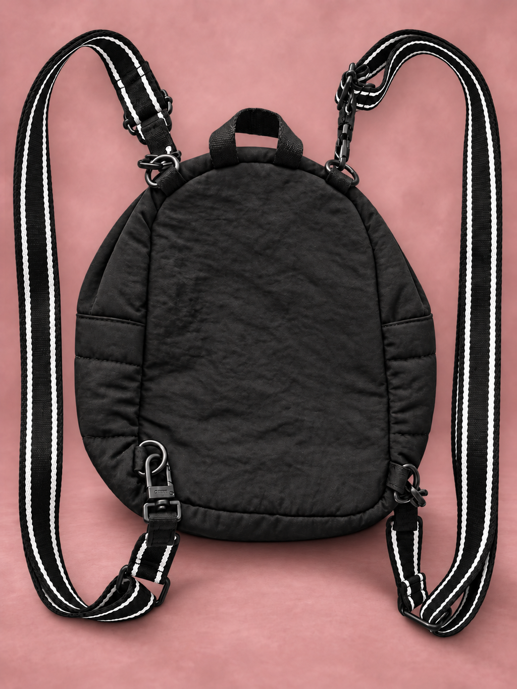 Mochila PINK negra con sombras, vista 02