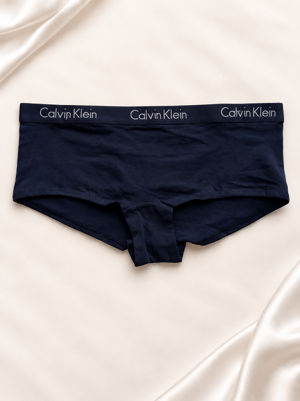 Panti Calvin Klein Azul marino de corte short con banda logo, vista posterior