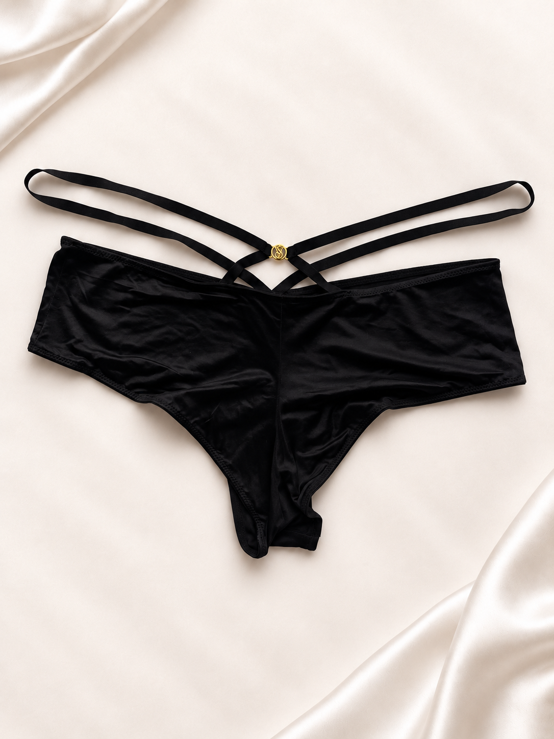 Panti V'S Negro de corte short con tiras cruzadas, vista posterior