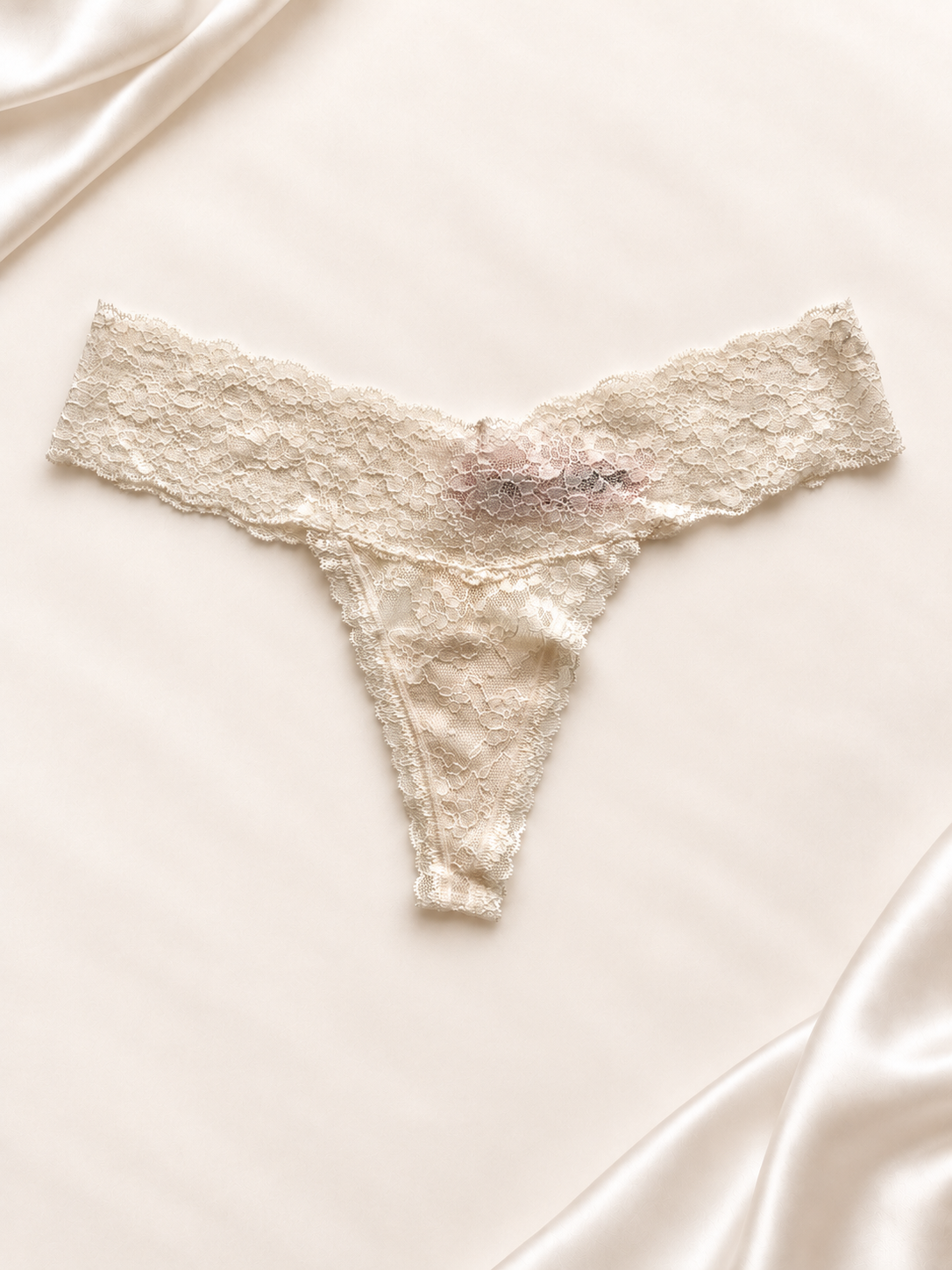 Panti V'S Marfil de encaje con cintura ancha, vista frontal