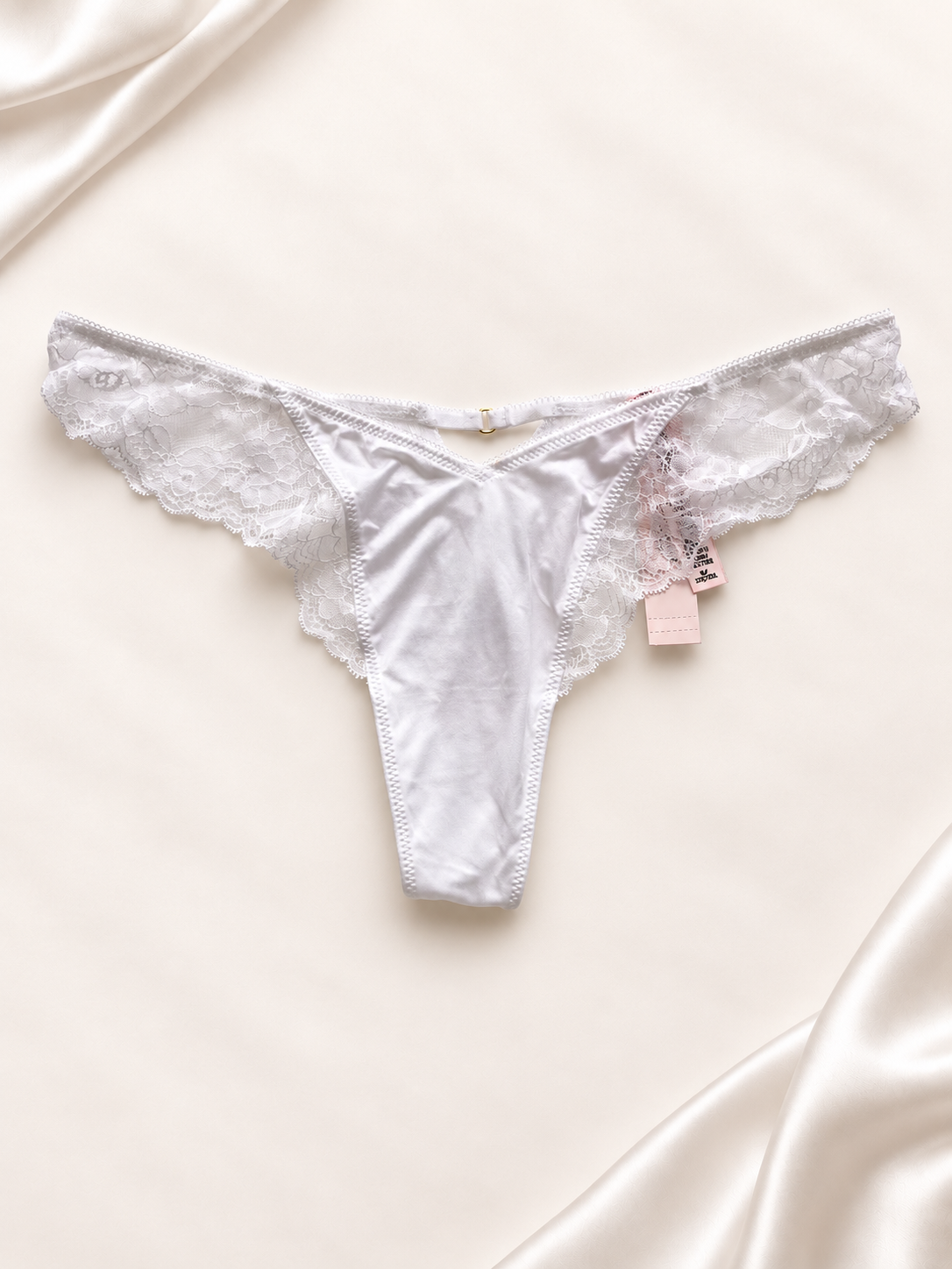 Panti V'S Blanco de encaje con corte tanga, vista frontal