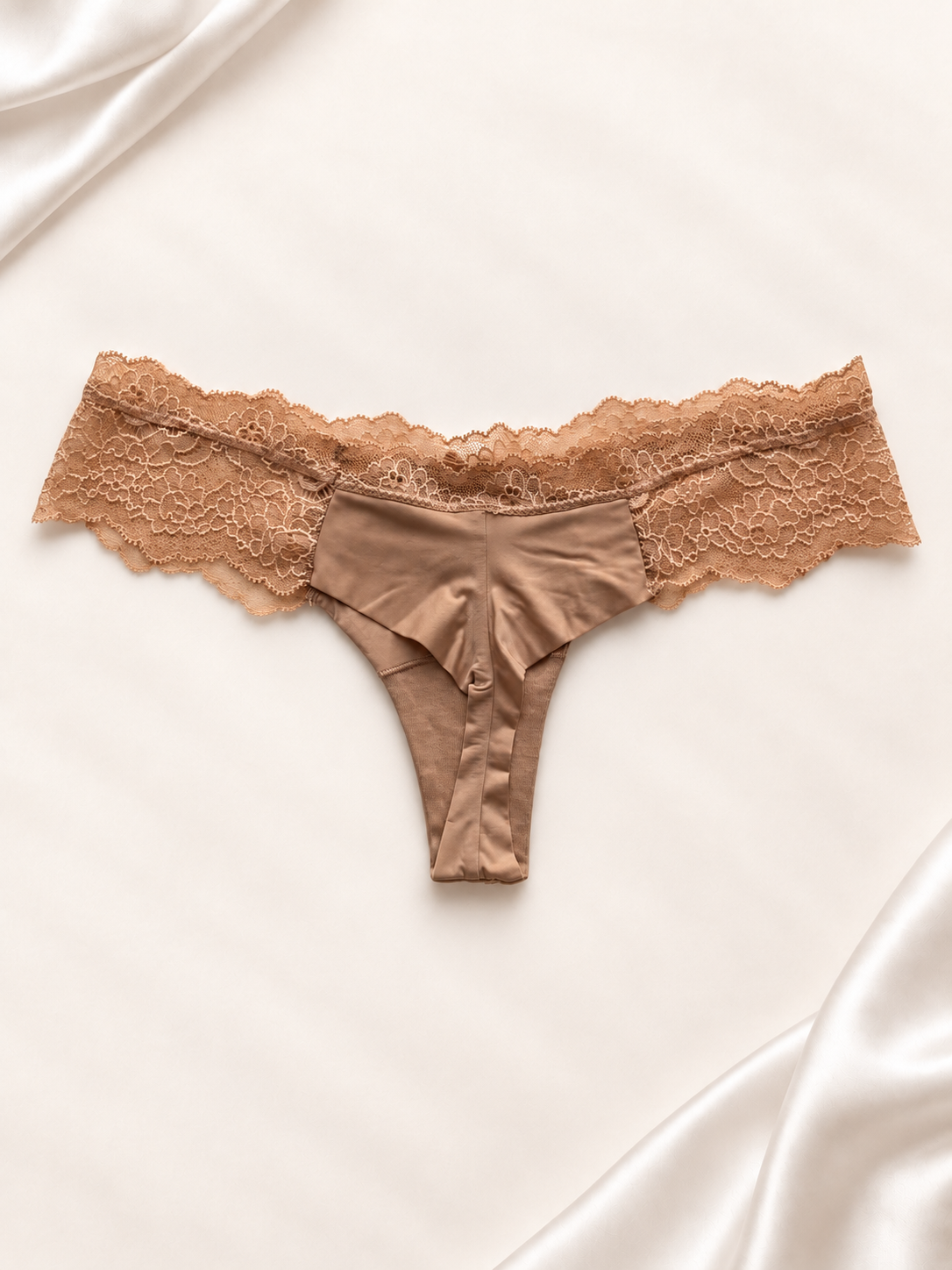 Panti V'S Beige con cintura de encaje, vista posterior