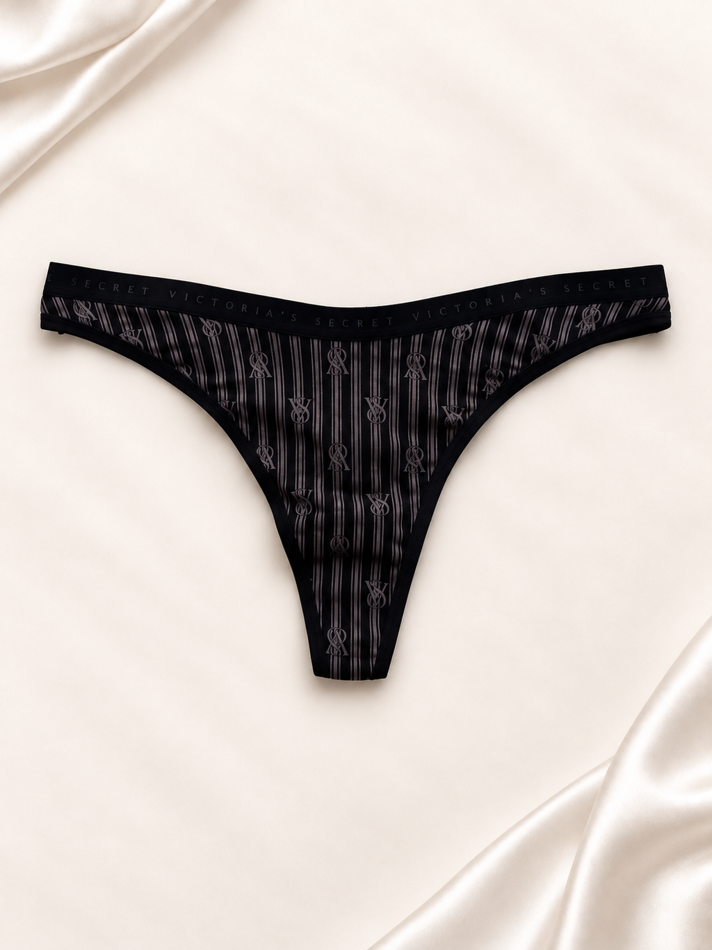 Panti V'S Negro con transparencias a rayas, vista frontal