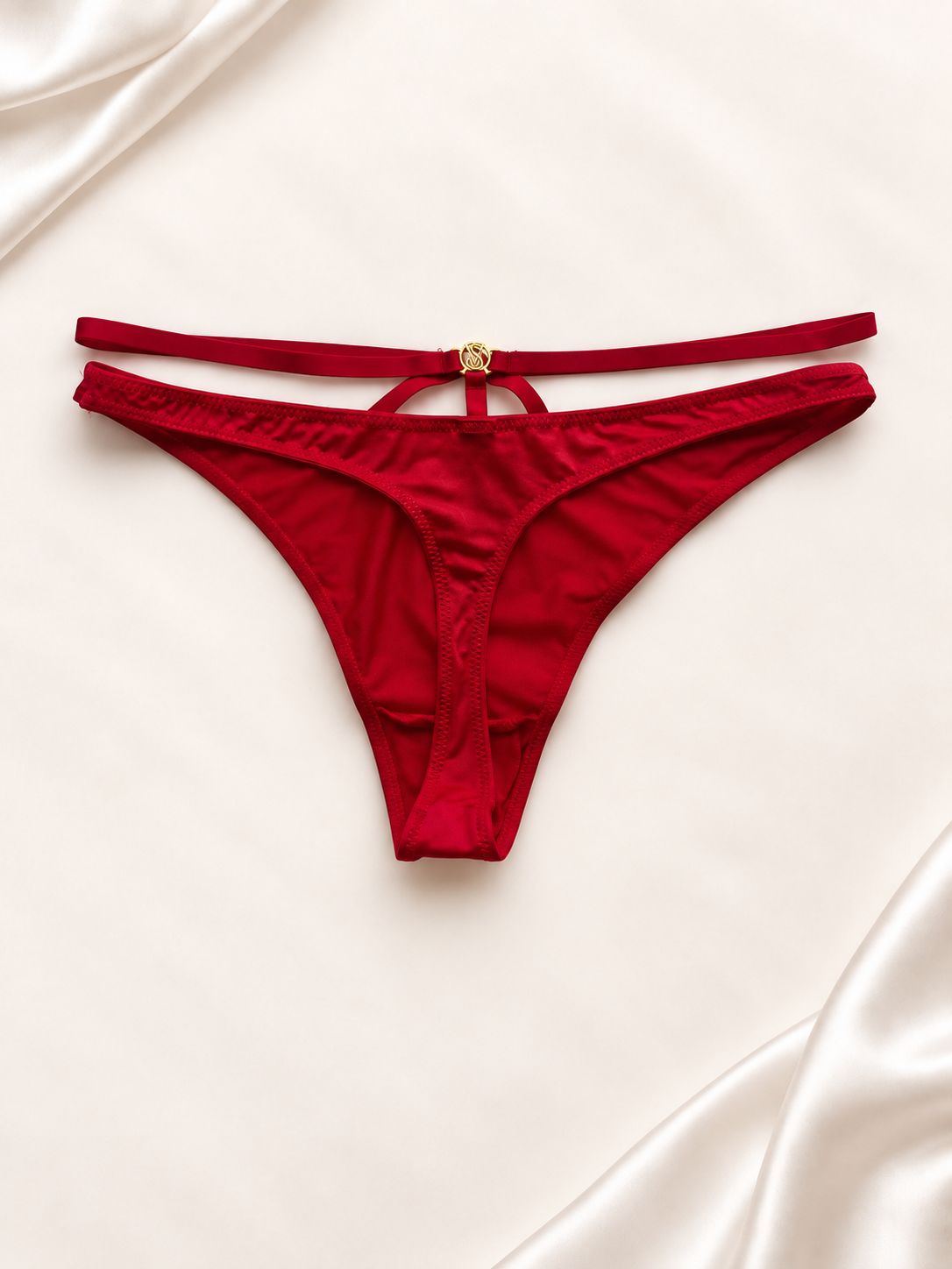 Panti V'S Rojo con tiras dobles y detalle dorado, vista posterior