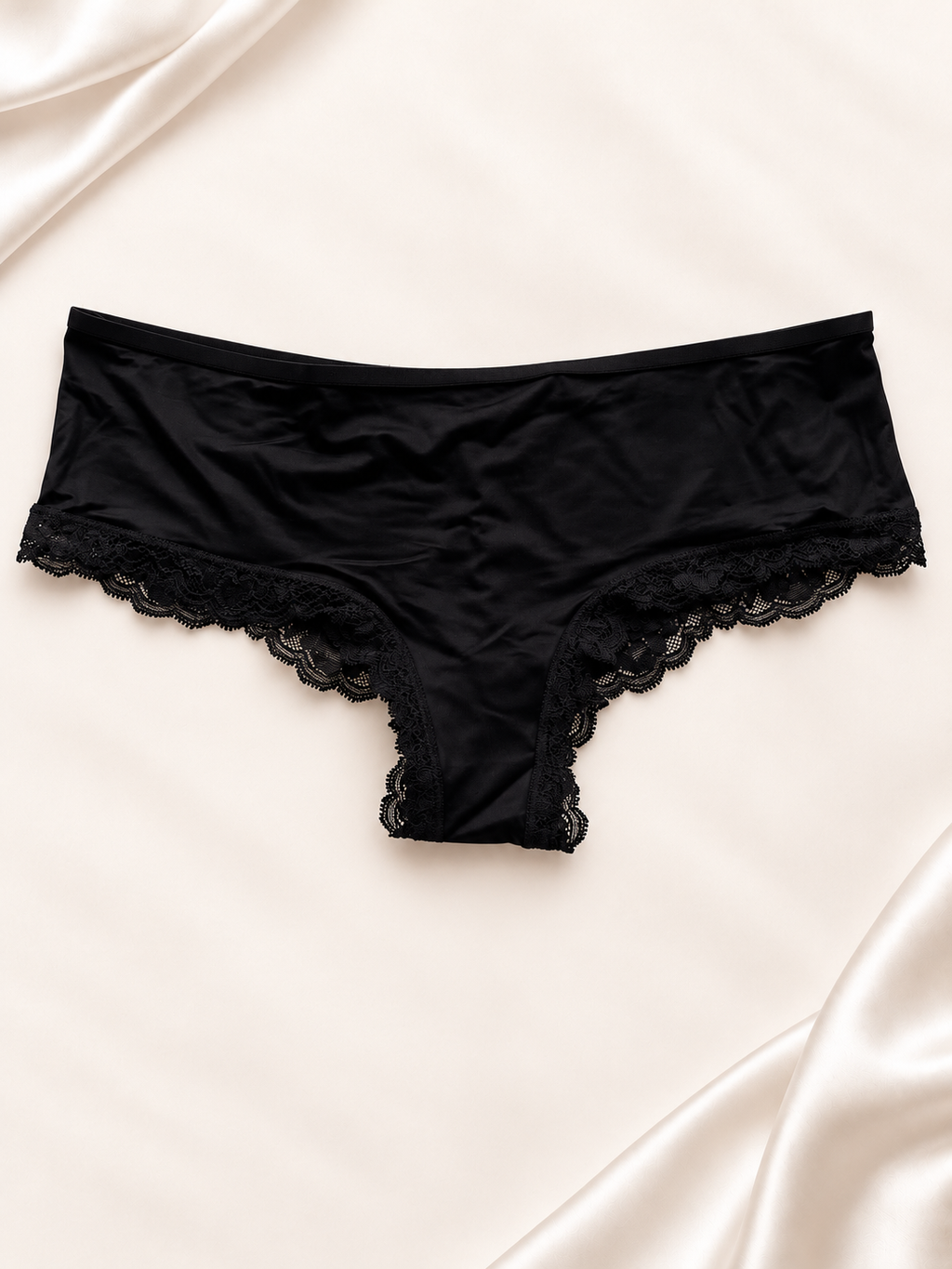 Panti V'S Negro de corte short con borde de encaje, vista posterior