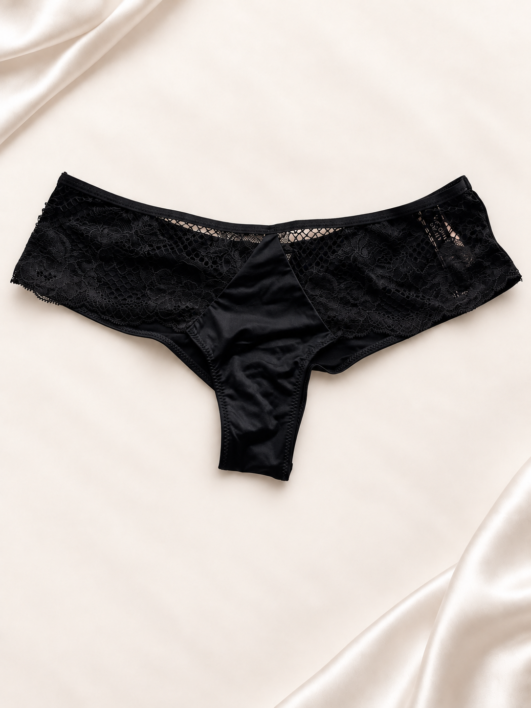 Panti V'S Negro de corte short con encaje lateral y detalle en V, vista posterior