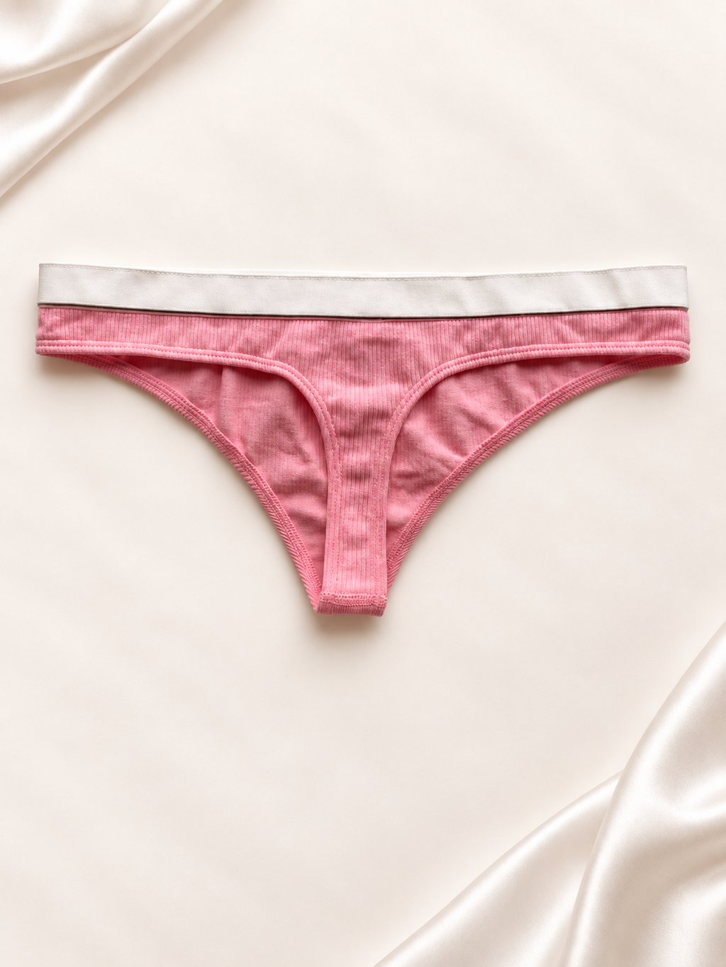 Panti V'S Rosa con cintura Victoria's Secret, vista posterior