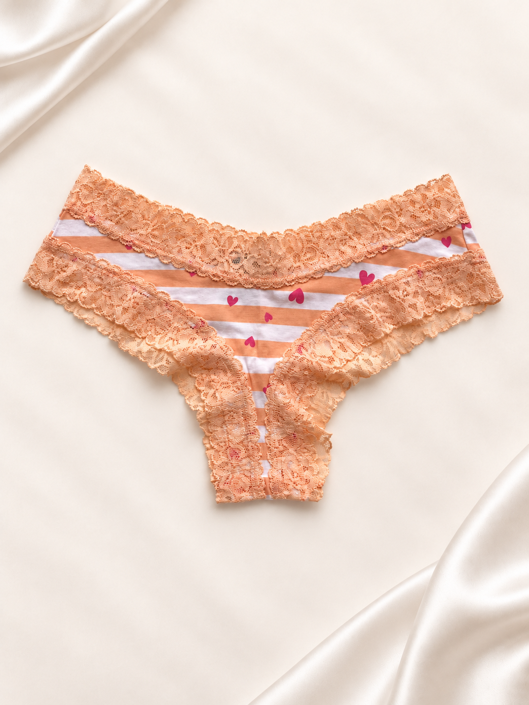 Panti V'S Durazno de encaje con corazones, frente