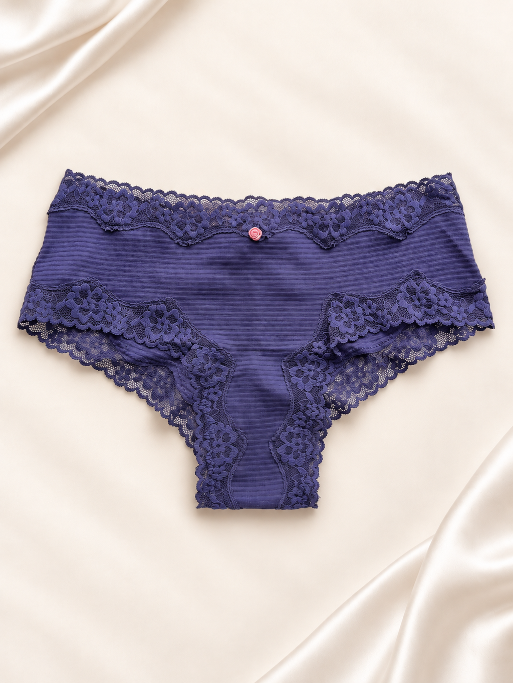 Panti V'S Azul violeta de corte short con encaje, frente