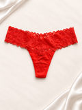 Panti V'S Rojo de encaje de corte tanga, frente