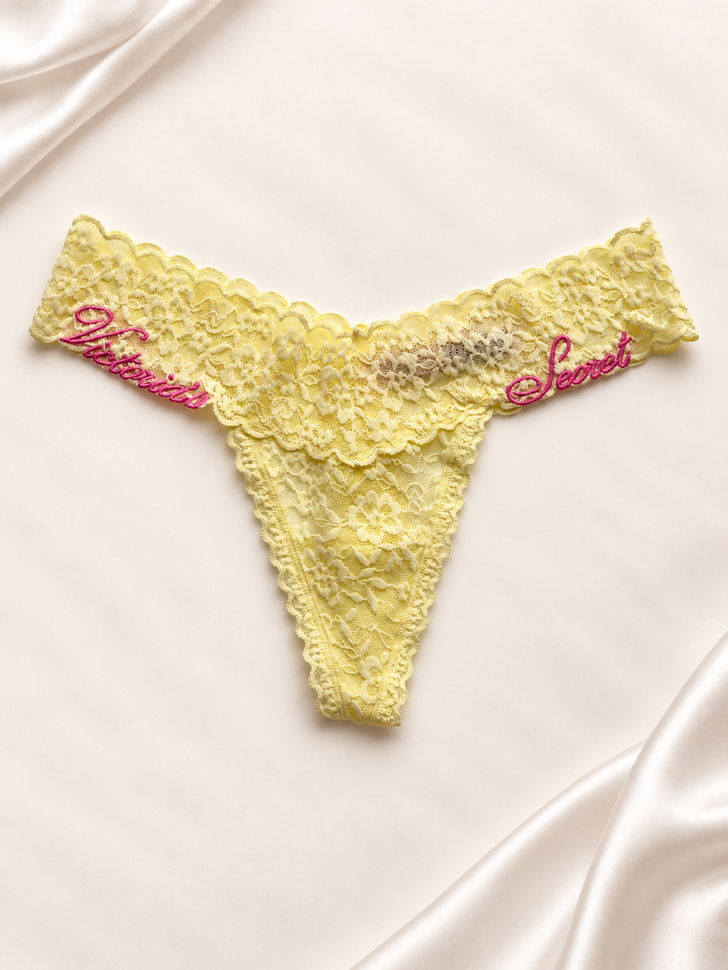 Panti V'S de encaje floral Amarillo, frente