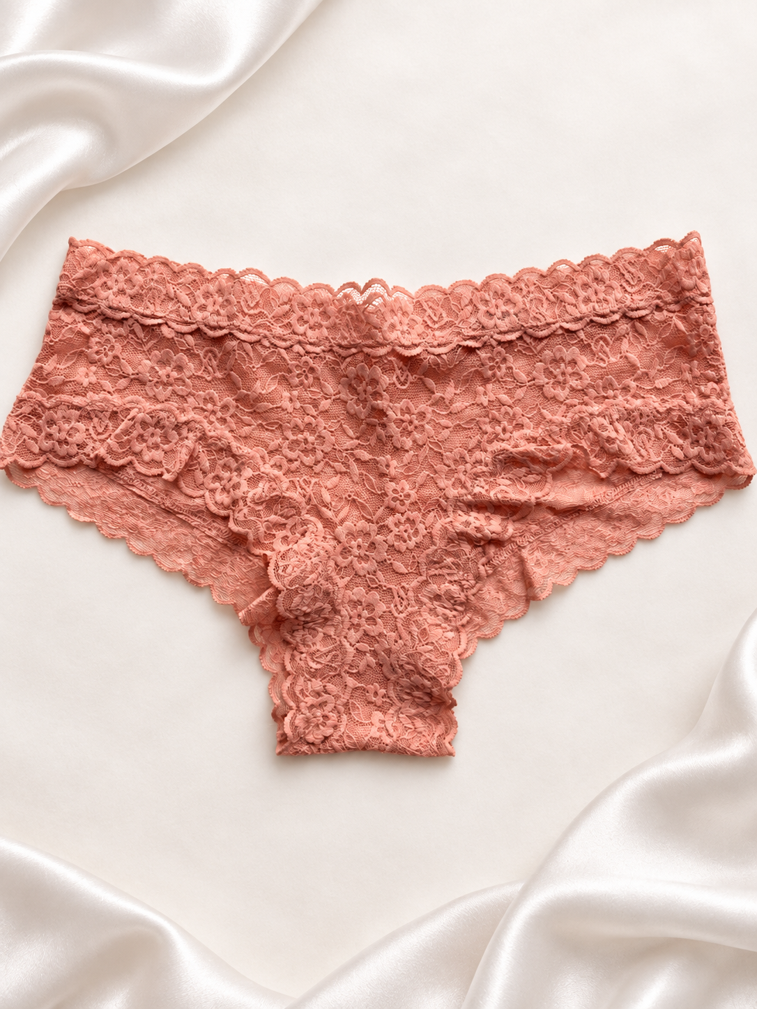 Panti de encaje floral durazno, vista frontal
