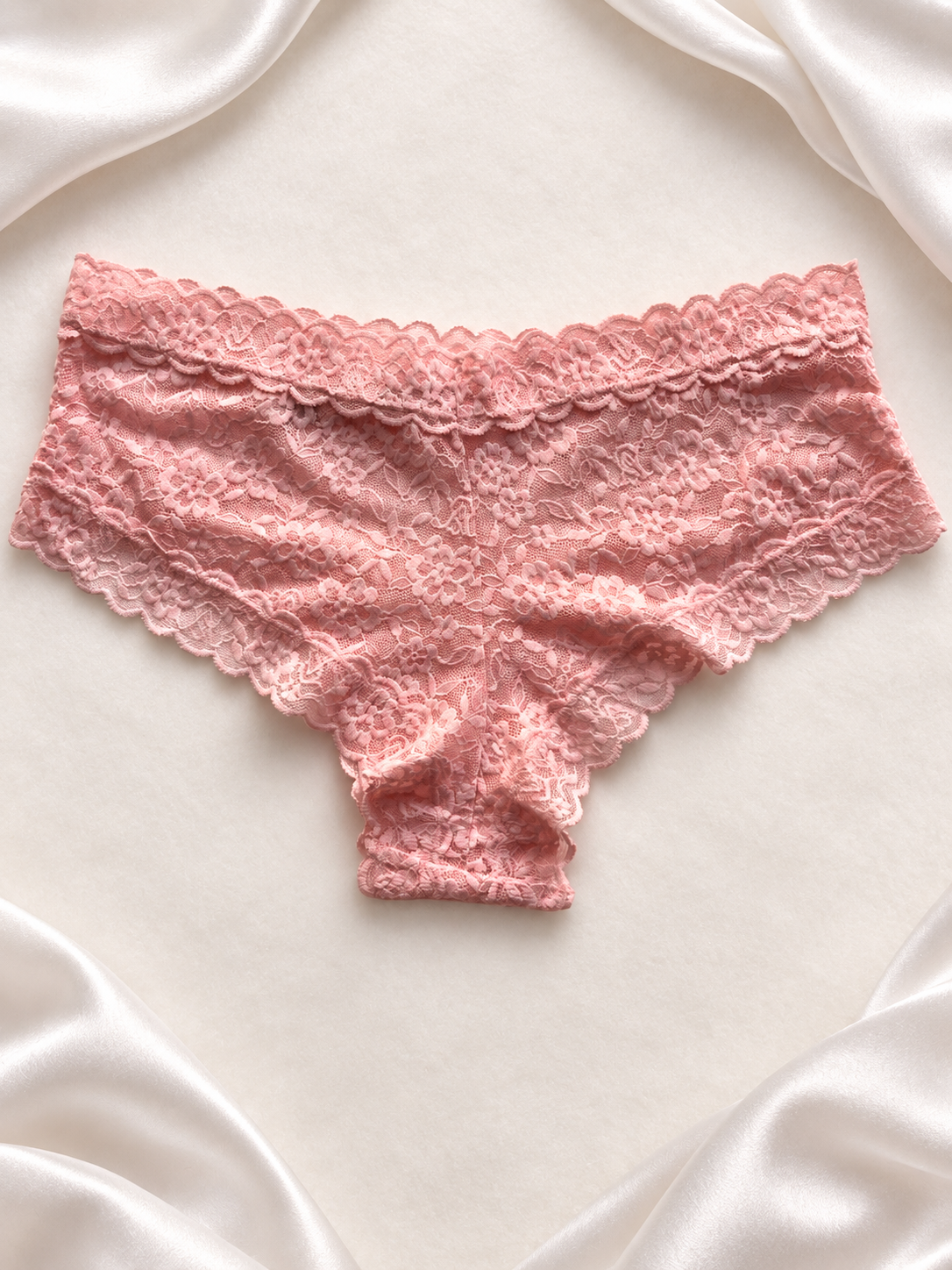 Panti de encaje floral salmón, vista posterior