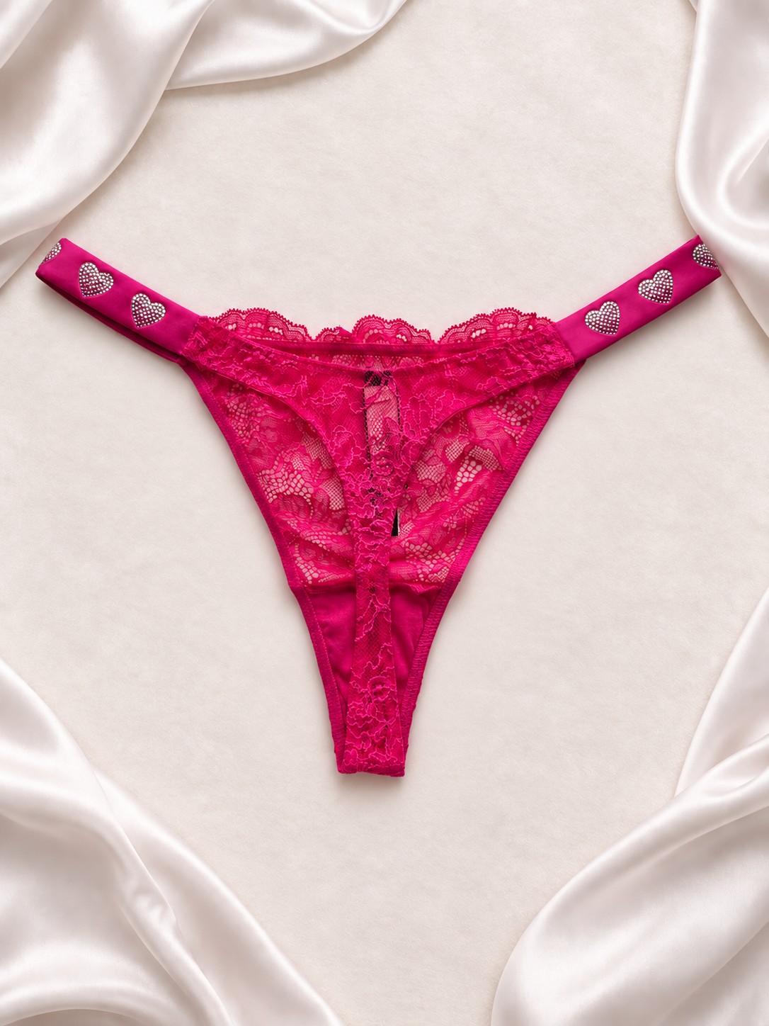Panti fucsia con corazones de strass, vista trasera