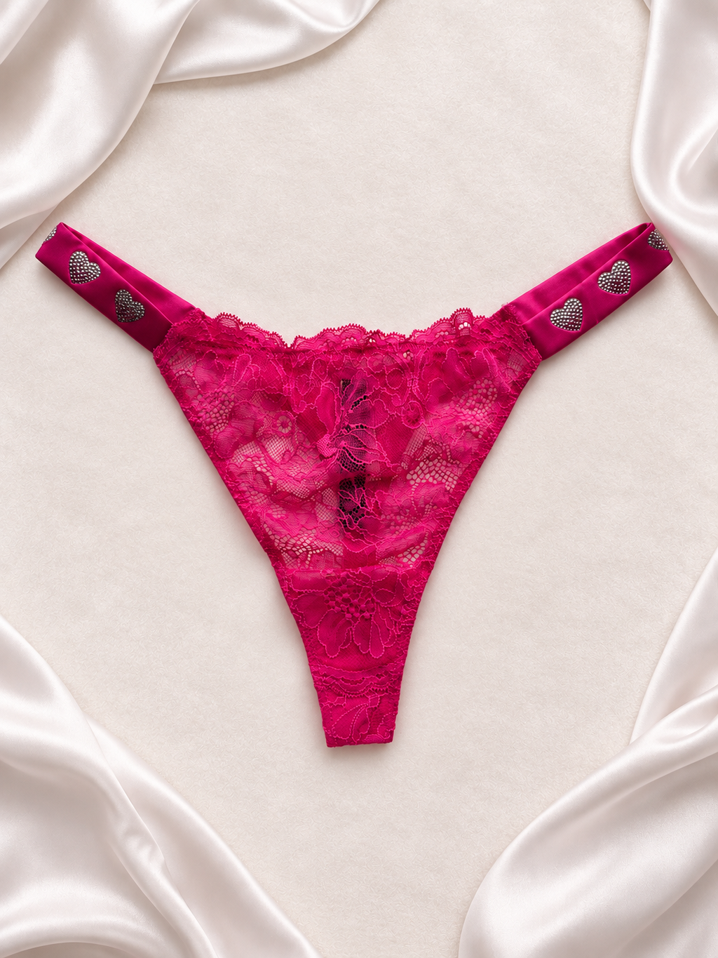 Panti fucsia con corazones de strass, vista frontal