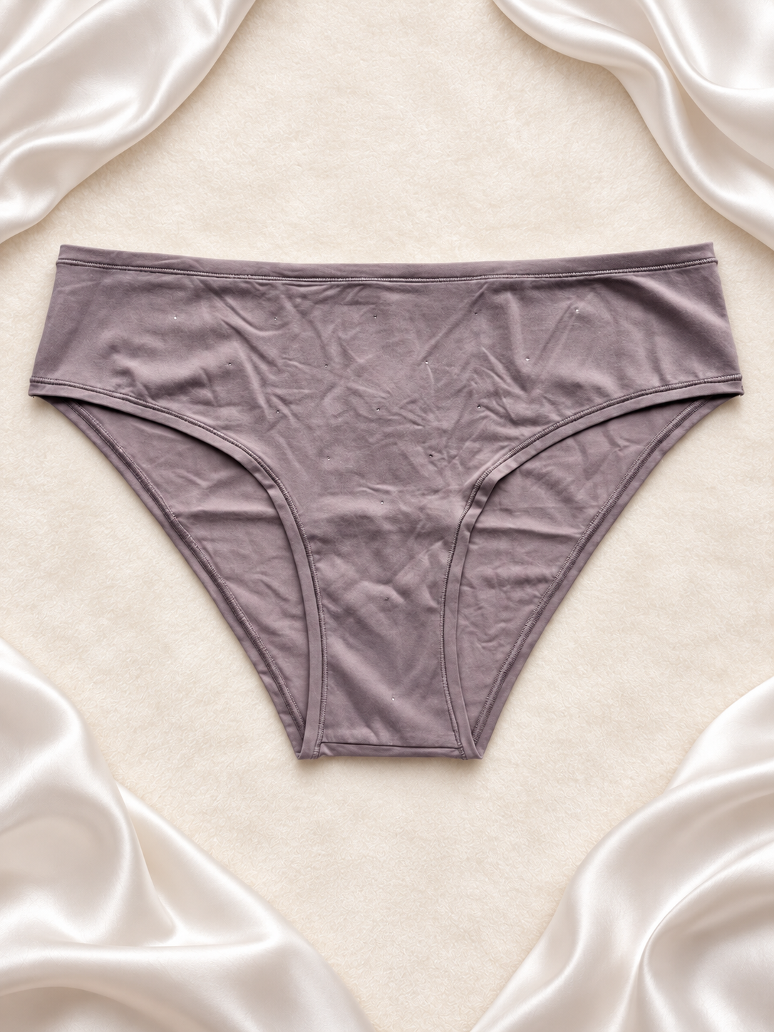 Panti gris clásico, vista frontal