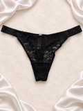 Panti negro de encaje con tachas, vista única