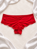 Panti rojo de encaje, vista frontal