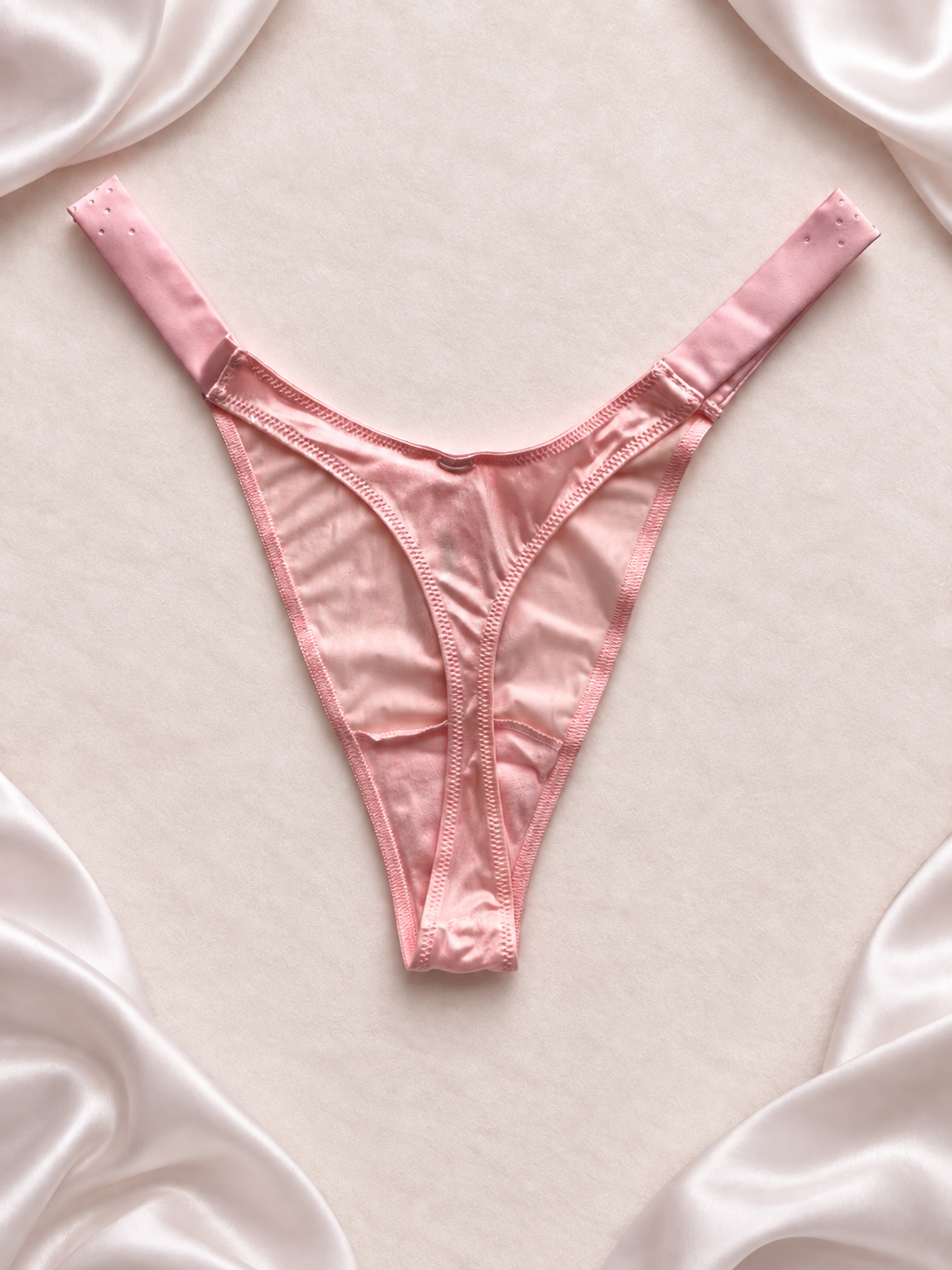 Panti V'S Satinado con Tiras de Strass Rosa, vista posterior