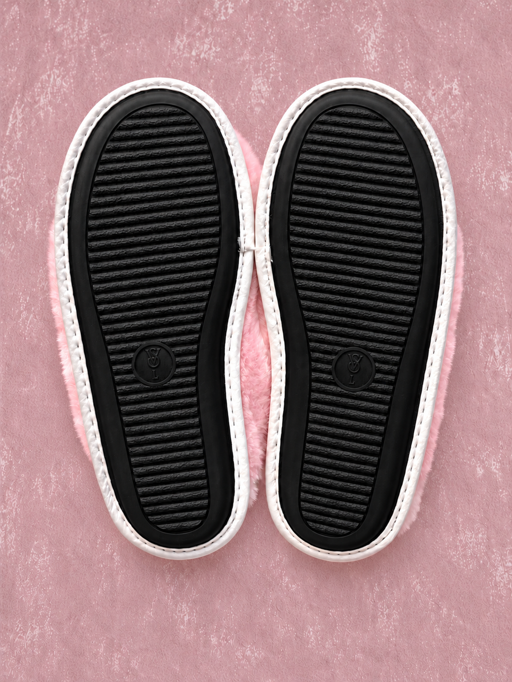 Pantuflas V'S rosa y blanco con interior de peluche - suela