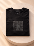 Remera Calvin Klein negra con estampa CK, vista plegada