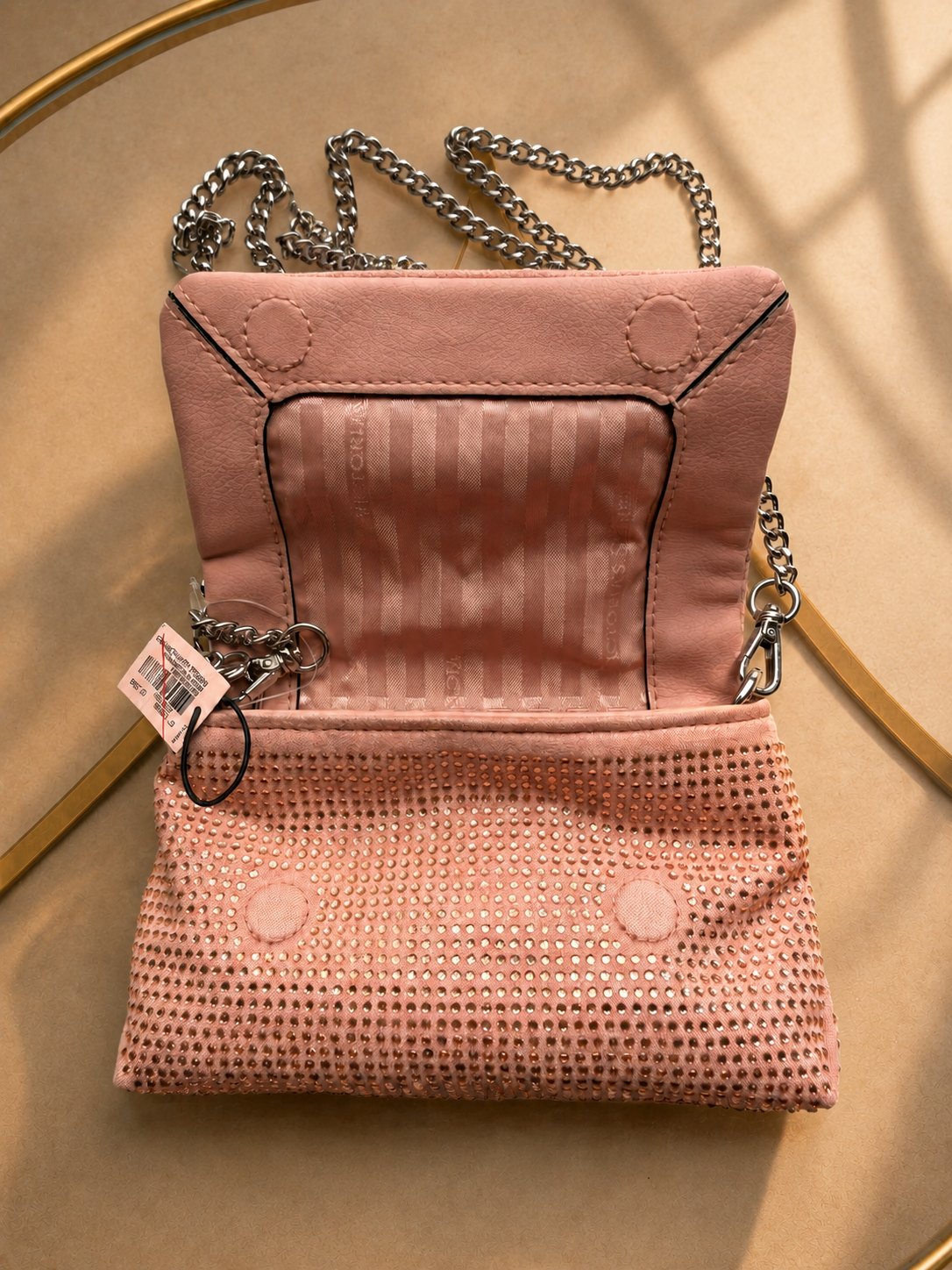 Cartera V'S de Fiesta Rosa con Brillos y Cadena Metálica