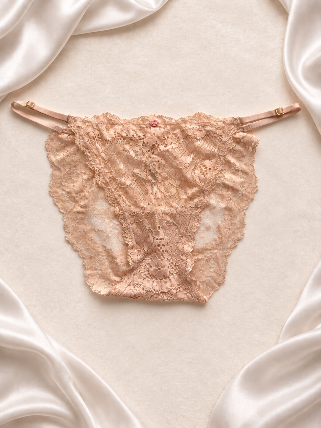Panti beige de encaje delicado, dorso