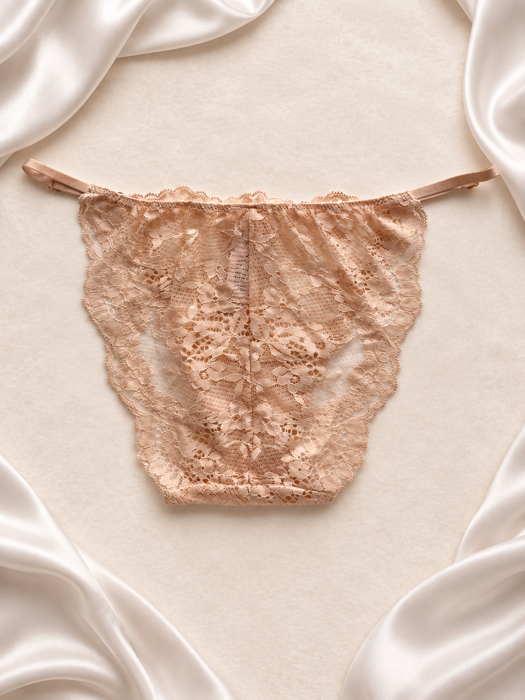 Panti beige de encaje delicado, frente