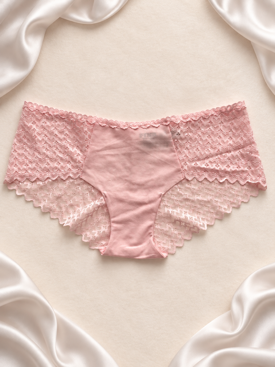 Panti short de encaje rosa, vista uno