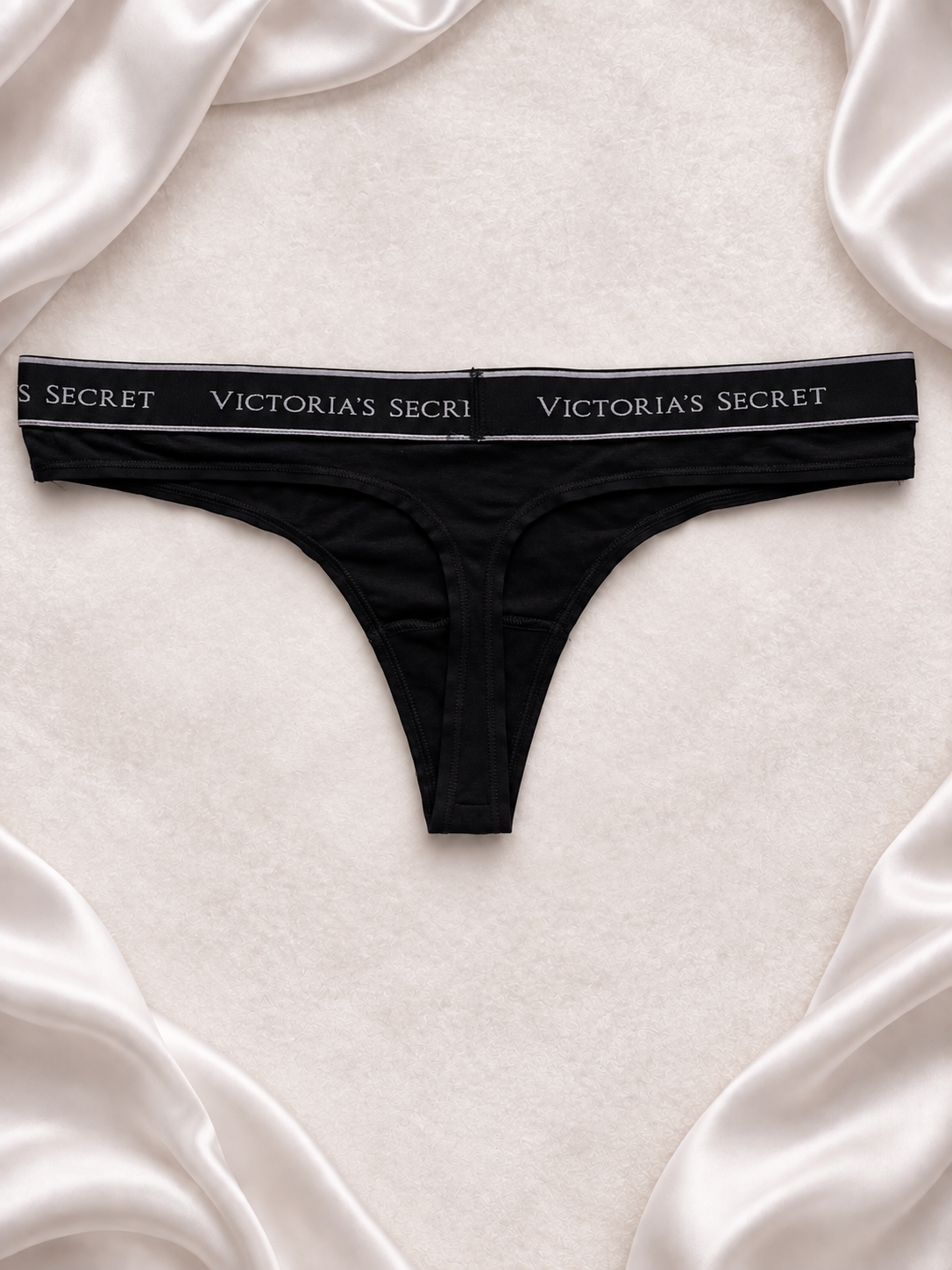 Panti V'S negro con cintura logomanía, dorso