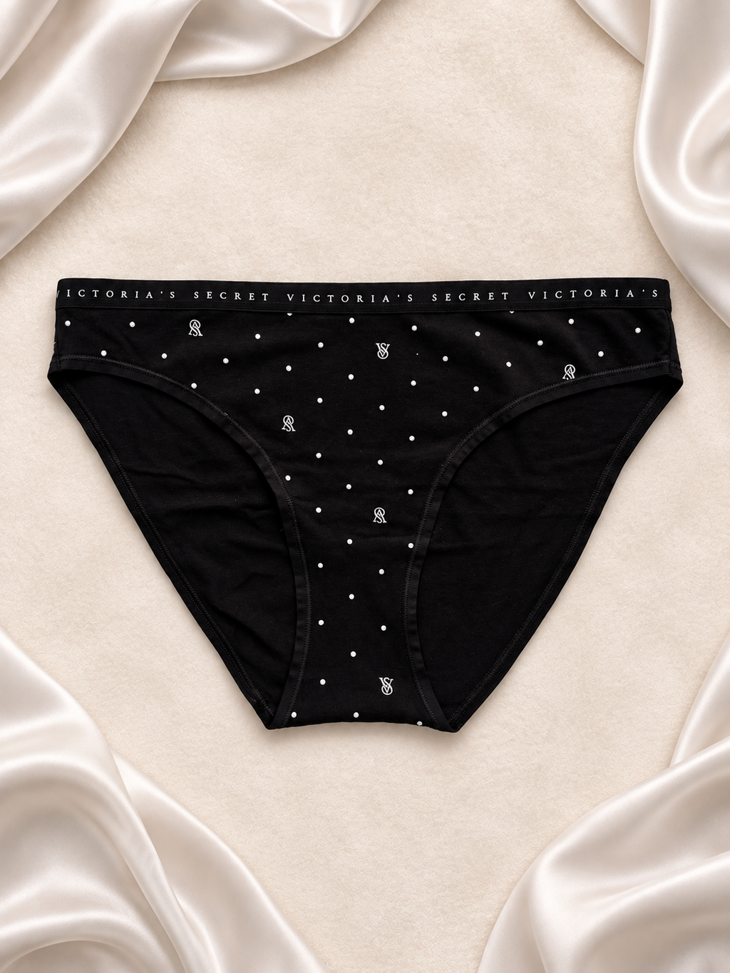 Panti Victoria's Secret negro con strass, vista uno