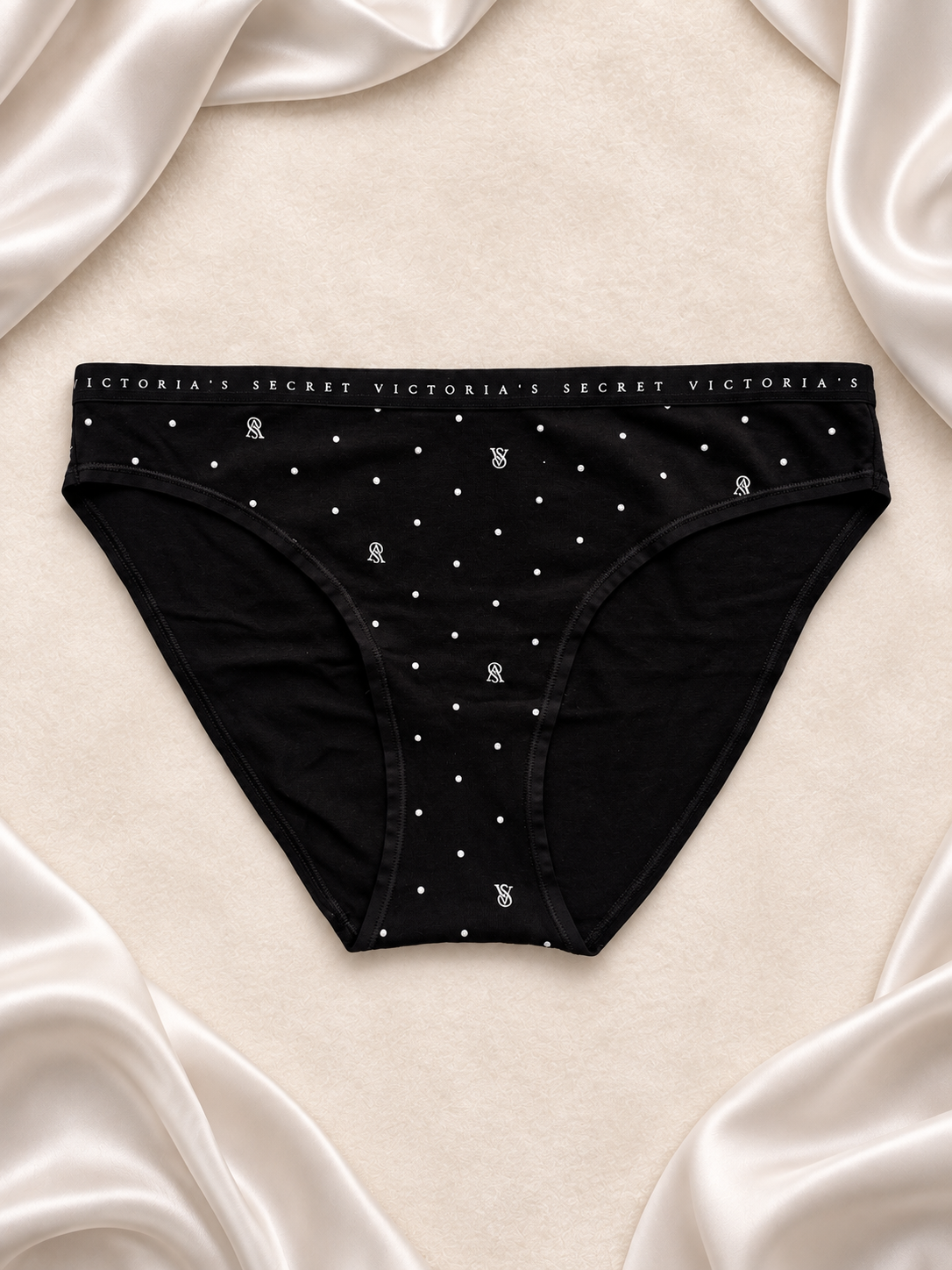 Panti Victoria's Secret negro con strass, vista uno