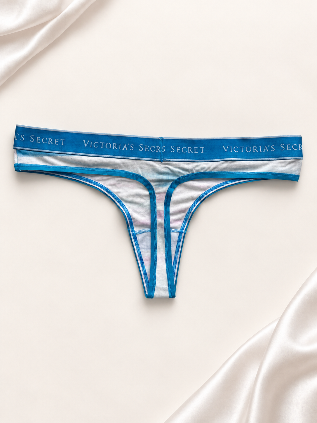 Panti blanco con cintura azul Victoria's Secret, vista dorso
