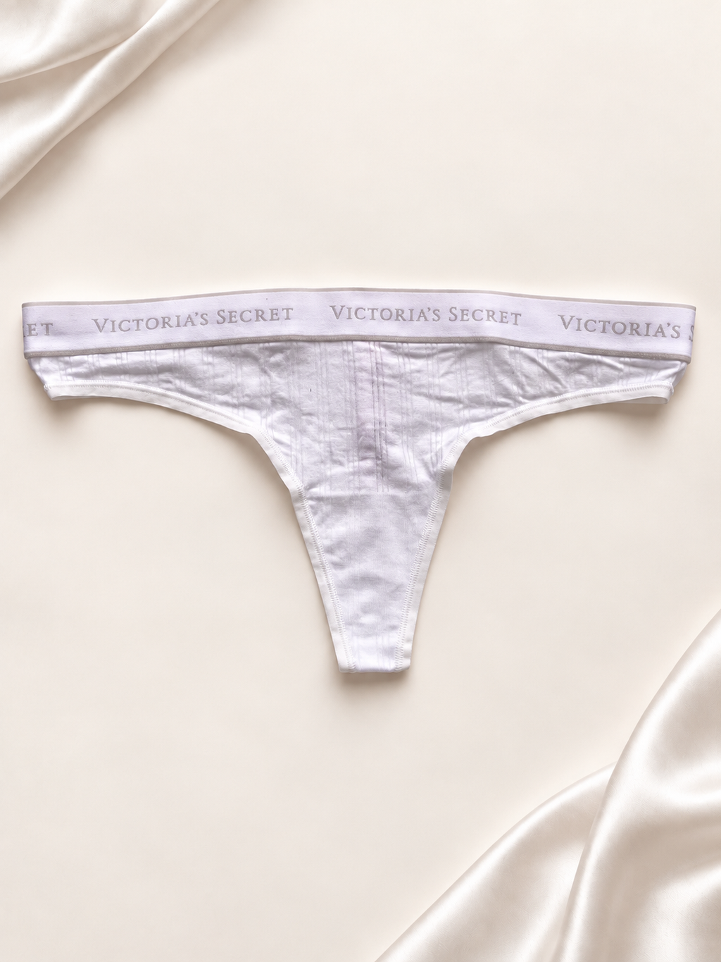 Panti blanco con cintura Victoria's Secret, vista dorso
