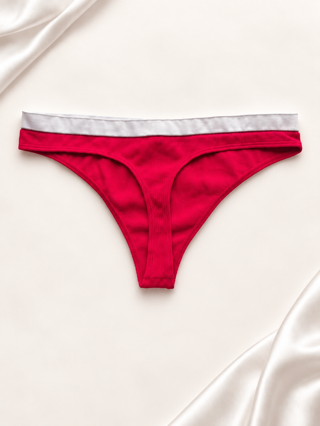 Panti rojo con cintura Victoria's Secret, vista dorso
